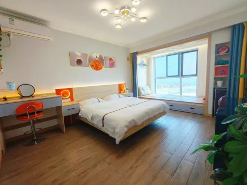 Liangzi Seaview Family Apartment (Laoting Tangshanwan Shop)