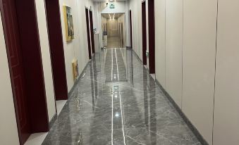 Risheng Hotel (Jinzhong High-speed Railway Station)