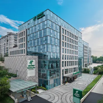 Holiday Inn JINAN THOUSAND BUDDHA MOUNTAIN by IHG โรงแรมใกล้ภูเขาพระพุทธรูปพันองค์