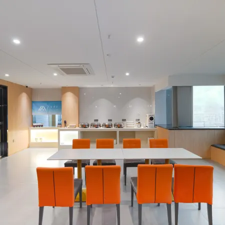 Afe Hotel (Wuhan Hankou Railway Station) Отели рядом с достопримечательностью «Вокзал Ханькоу»