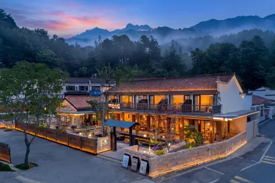 Jiuhua Mountain · Jingyue Serene (Roushen Baodian Branch) Hotele w: 