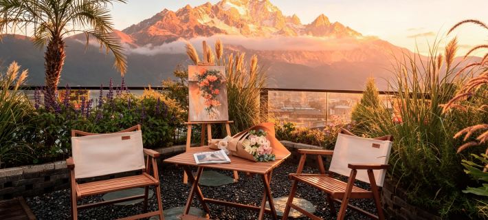 QianMan ·Vista Snow-View Panoramic Cloud Art Garden Homestay Hotels in Lijiang