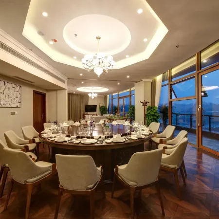 Howard Johnson Lake Serenity Hot Springs Hotel Neijiang