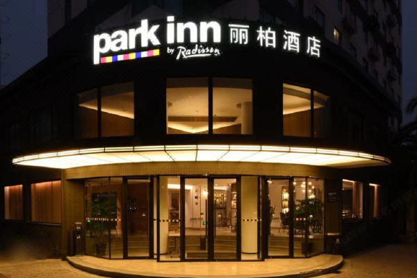 上海环球港曹杨路地铁站丽柏酒店