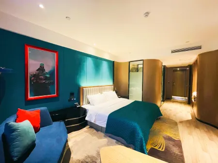 Chenxi Hotel (Xuchang Wanda Plaza Xintian 360 Plaza) Отели рядом с достопримечательностью «Qingyihe Thousand Acres Garden»