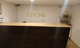 Ceyone Classic Fall Resort