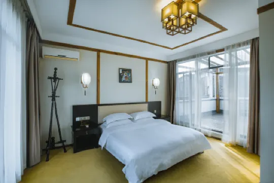 Jinhai Xueshan Spa Resort