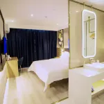 7 Days Premium Hotel (Dingzhou Zhongshan Road Railway Station) - 2-Star