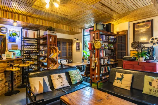 昆明春雨憩源国際青年旅舍（春雨937工業クリエイティブ文化園）