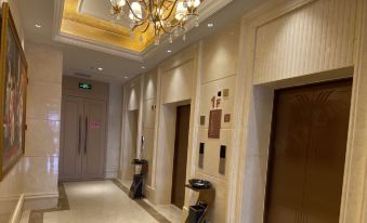 Vienna Hotel (Xining Huangzhong Lianhu Park Store)