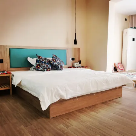 Ruoqilou Lanqi Tiao Homestay