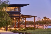 Eight Willows Retreat - parking