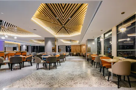 Xi'an Hi-tech Road Holiday Inn Express Отели рядом с достопримечательностью «Xi'an Printing College of Science and Technology»