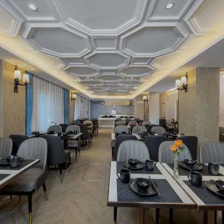 Vienna International Hotel railway station Wuquan Mountain Park  branch