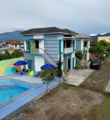 Maulana Hills Syariah Hotel dekat Kebun Strawberry