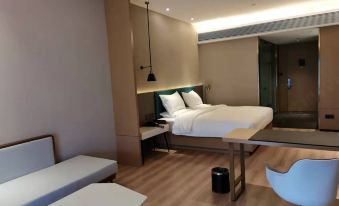 Chaoman Hotel (Shandong Liaocheng University Sports Park)