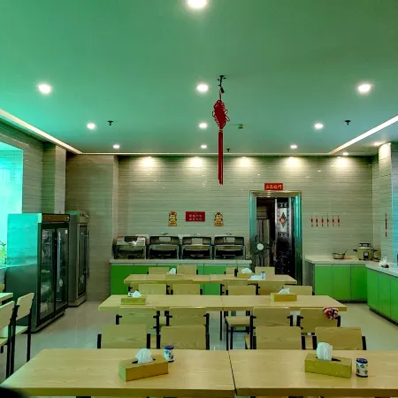 Shankee Hotel (Maoming High-Speed Railway Station 1959 Cultural and Creative Pedestrian Street)