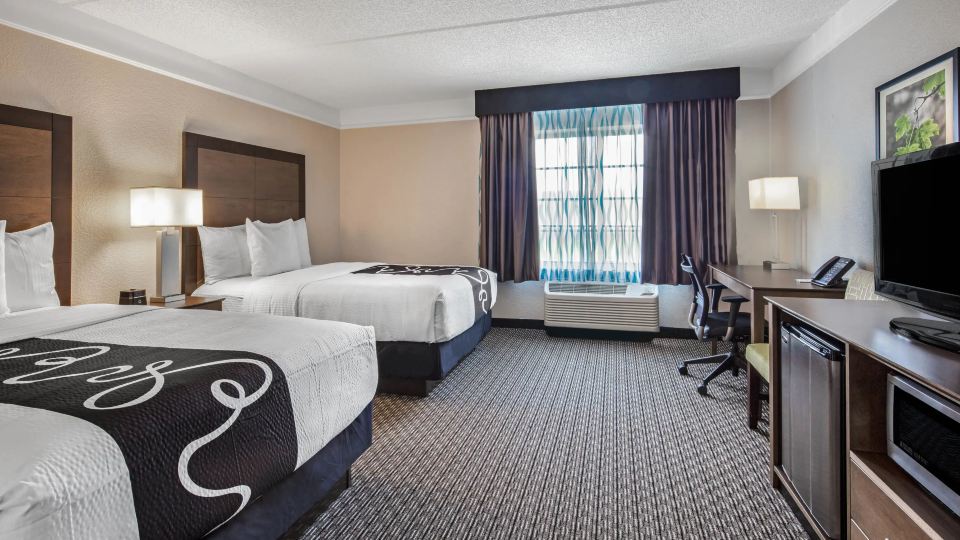 La Quinta Inn & Suites by Wyndham Miami Airport West