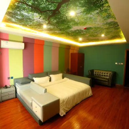 Jiatai Hotel (Chengde Mountain Resort Toudao Archway)
