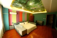 Jiatai Hotel (Chengde Mountain Resort Toudao Archway)