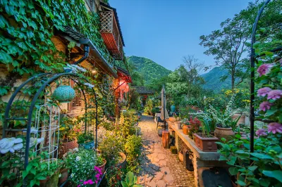 TongluHualu Boutique Residence Hotels in Lutz Resort