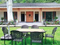 Lijiang Yefu Shanshui Se Ha~ Parent-child Holiday Pool Homestay Hotels in Lujiang