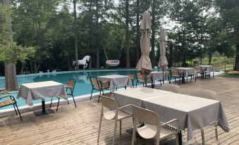 Lijiang Yefu Shanshui Se Ha~ Parent-child Holiday Pool Homestay