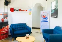 RedDoorz @ El Cuarto SRP Talisay Hotels in Minglanilla
