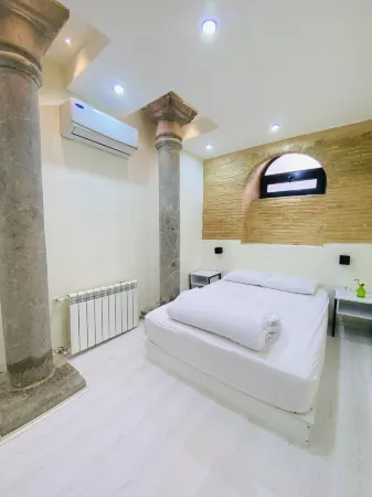 Isfahan Heritage Hostel Отели рядом с достопримечательностью «Хашт-бехешт»