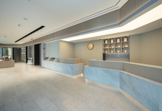 윤루이 호텔 로비