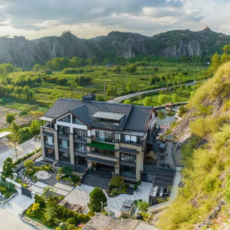 DI HU YUE SHE light luxury hotel