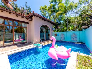 Sanya Haitangwan single-family pool villa