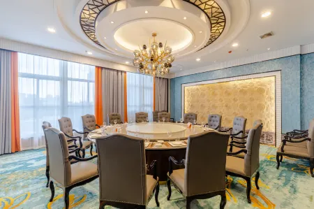 Puzhen International Hotel (Chuzhou North Station Suning Plaza) Отели рядом с достопримечательностью «Anhui Open University Chuzhou Branch»