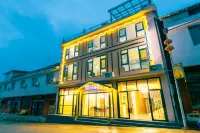 Qingquan Elegant Restaurant (Wawu Mountain Scenic Area) - วิวภูเขา