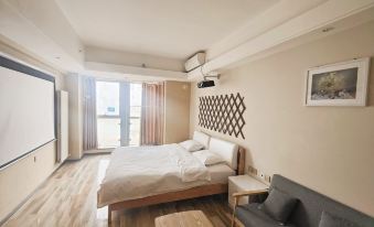 Xingchen Hotel (Zhengzhou Longzihu Metro Station)