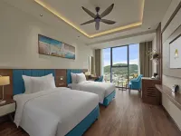 The Watson Premium HaLong Hotel