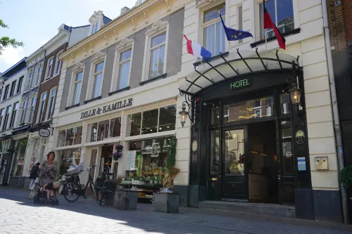 De Gulden Waagen Hotels in Slijk-Ewijk