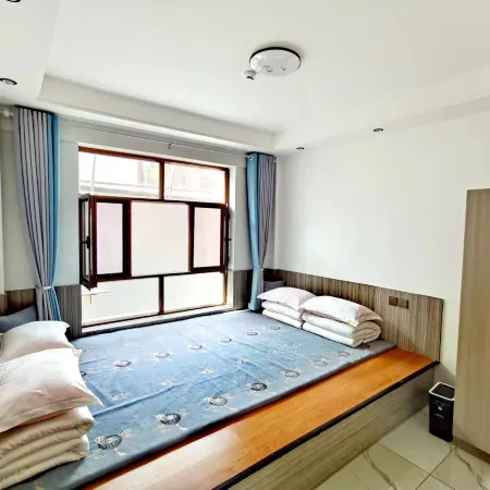 Tekes Luohuangge Homestay