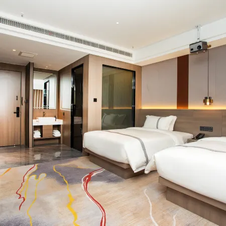 GEM Hotel (Xinyang Xi County Longhu Central City Wuyi Road)