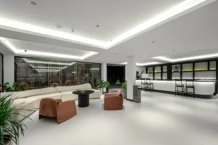 Cloud View Hotel, Xi River Bay, Kowloon Отели рядом с достопримечательностью «No.6 Fengyu Bridge»