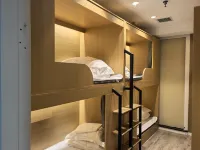 Zhonggulou  Youth Hostel (Xi'an Zhonglou Subway Station Huimin Street Branch)