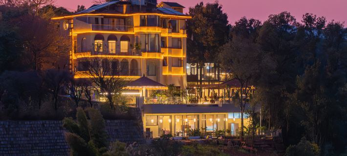 Ji'an Yinlu Wild Luxury Hot Spring Villa‌ Hotel di Mil