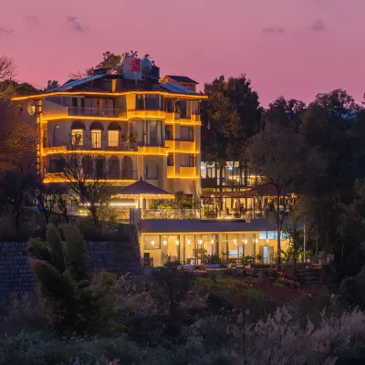 Ji'an Yinlu Wild Luxury Hot Spring Villa‌ Hotels near Dianxi River