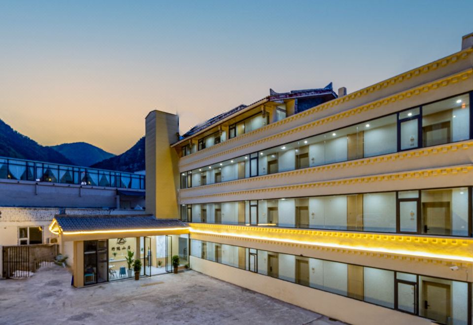 와일드 히든 마운틴 전경