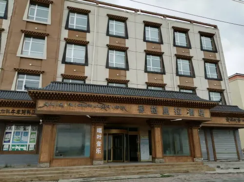 Shangri-La Hotel - parking