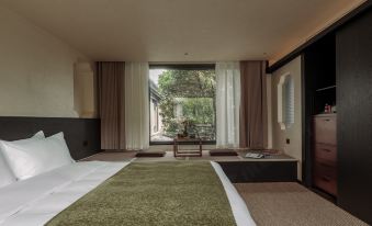 The Silver Line Linden Centre