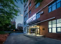 Chonpines Hotel (Tianjin Airport Binhai International Airport Branch) 화밍/화명 상업무역센터 주변 호텔