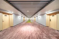 POLTTON Yuan Century Hotel (Zhuhai Mingzhu Light Rail Station Branch) - New