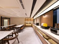 Yilong Anyue Hotel (Beijing International Trade Baiziwan Subway Station) Hotels near Sihui Station