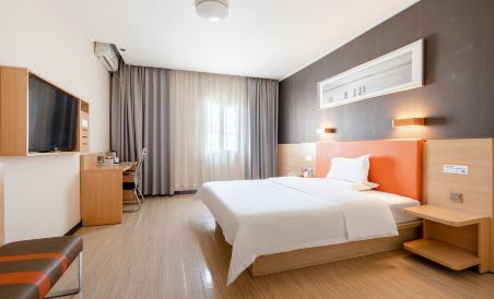 7 Days Premium (Xi'an Beimen Anyuanmen Metro Station) - Housity